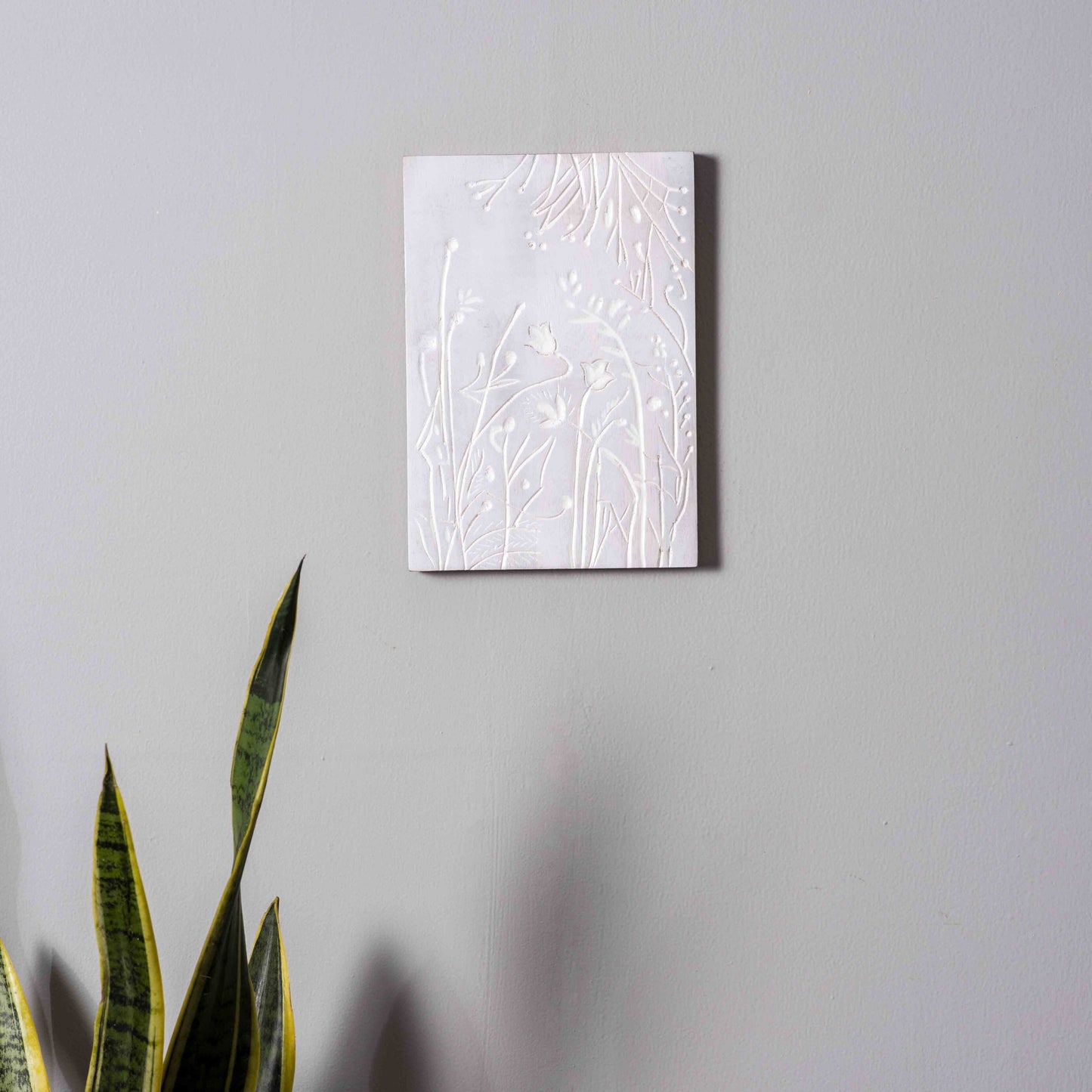 Whispers of Spring – Handcrafted Stem and Leaf Carved Wall Plate